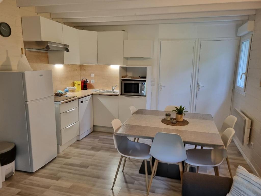 Les Chalets De Saumur, Piscine & Parc Boise, 100M Du Cadrenoir 객실 사진
